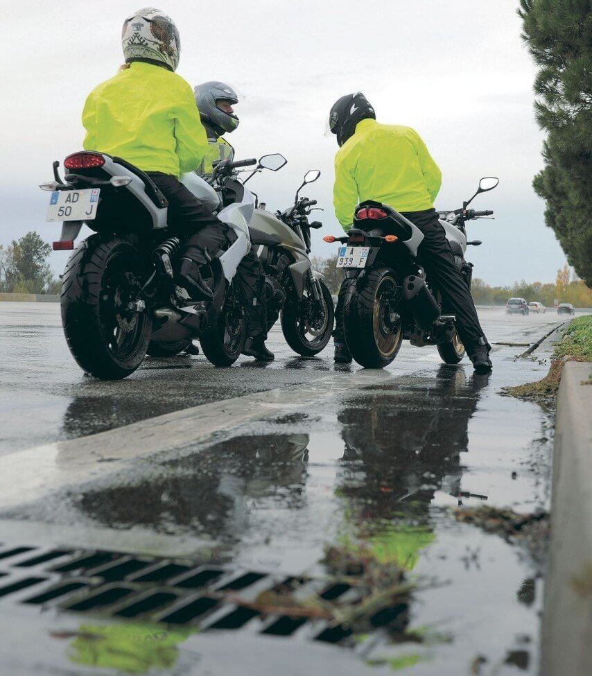 Equipement Moto protection contre pluie